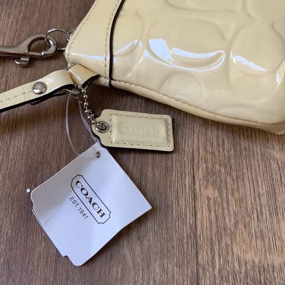 Coach Ivory Cream C Optic Patent Wristlet Clutch - Picture 4 of 11